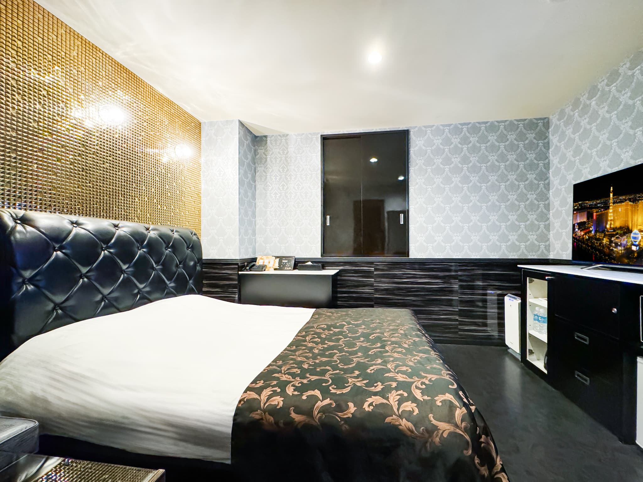 Luxury Room 1