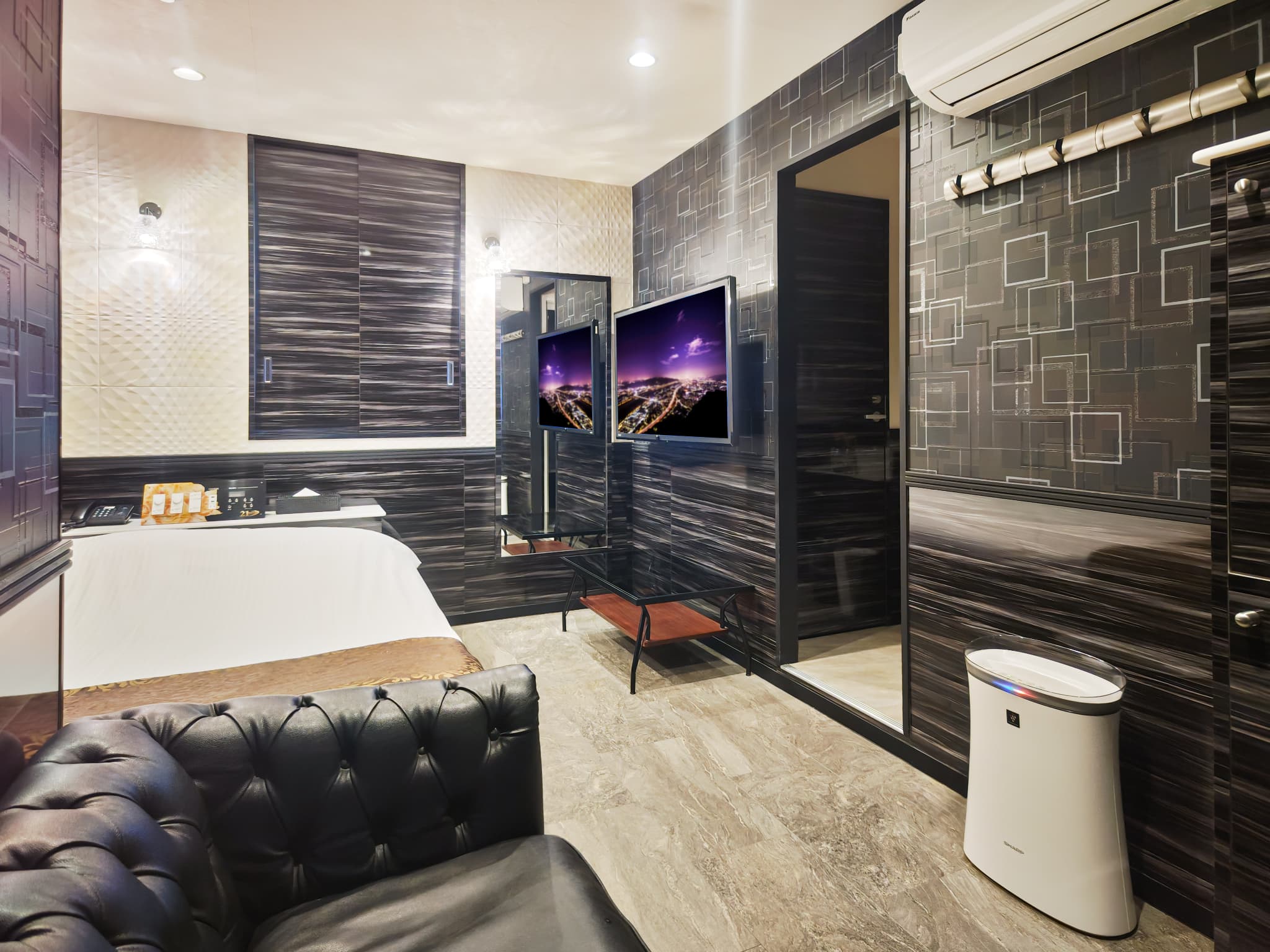 Luxury Room 1