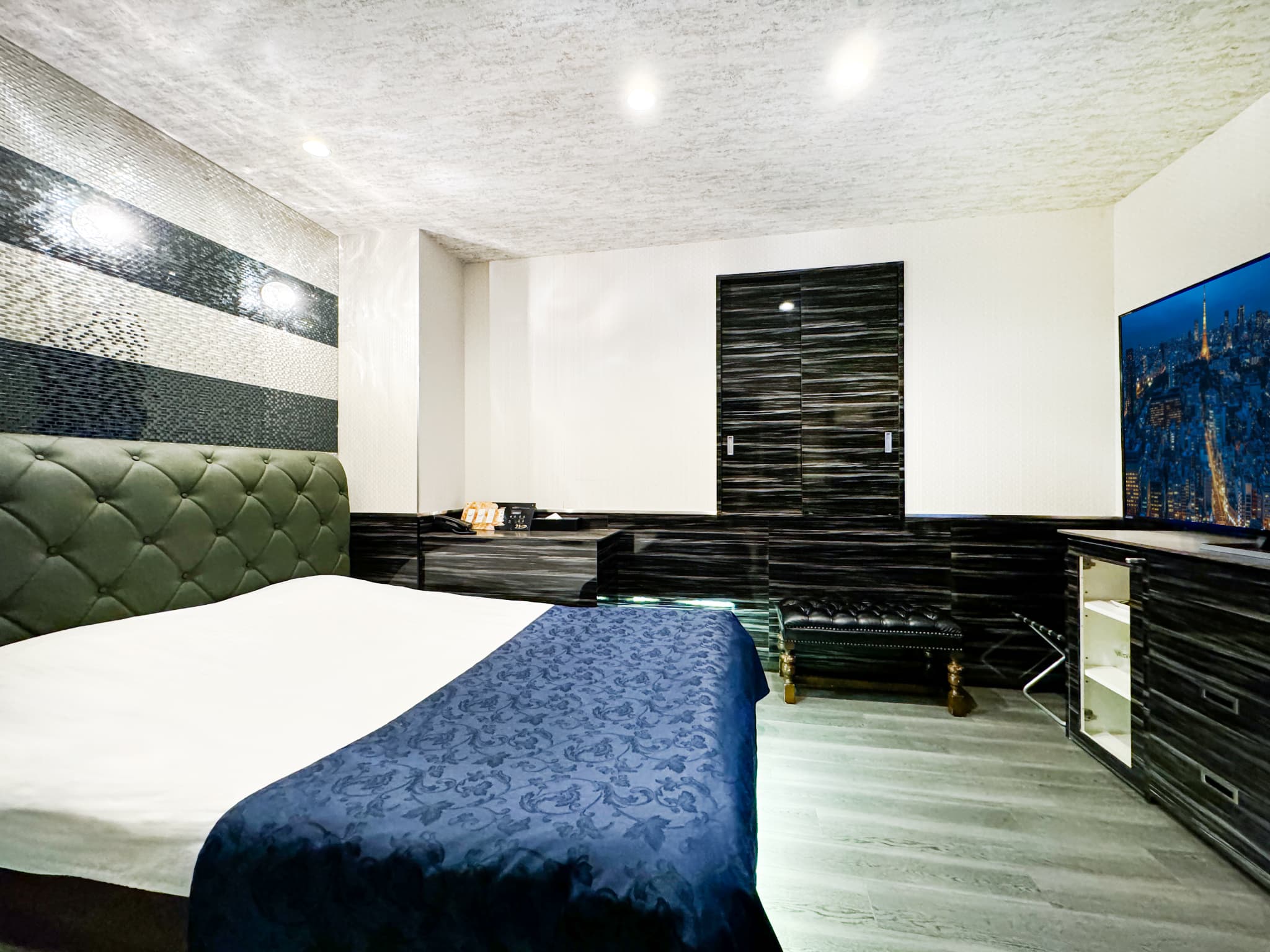 Luxury Room 1