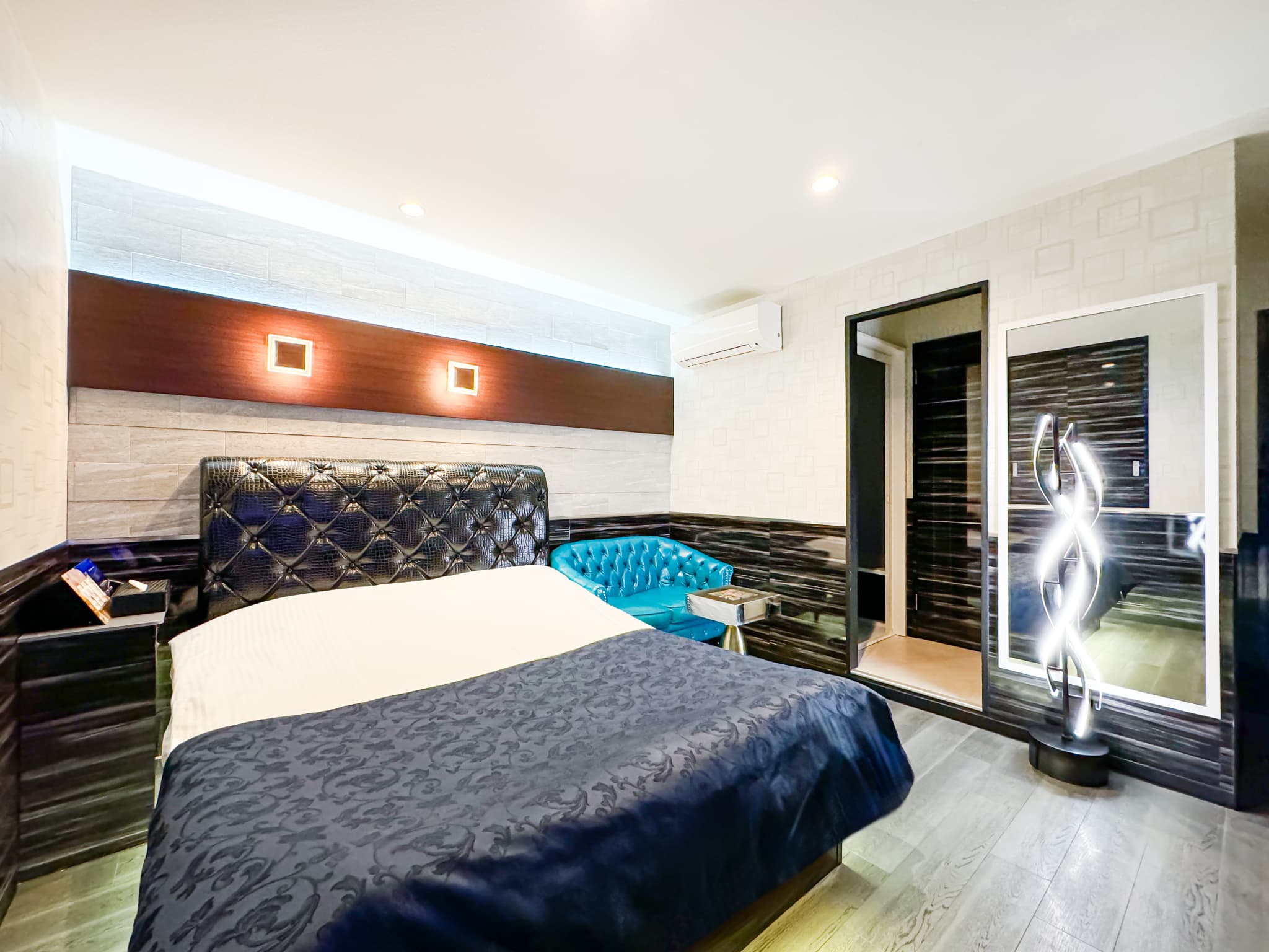 Luxury Room 1